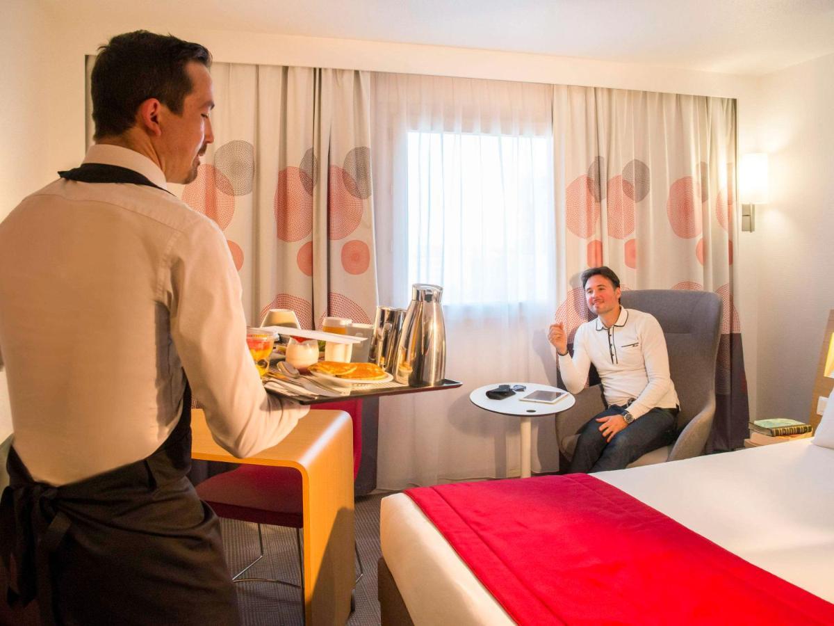 Novotel Arenas Aeroport Hotel 4*
