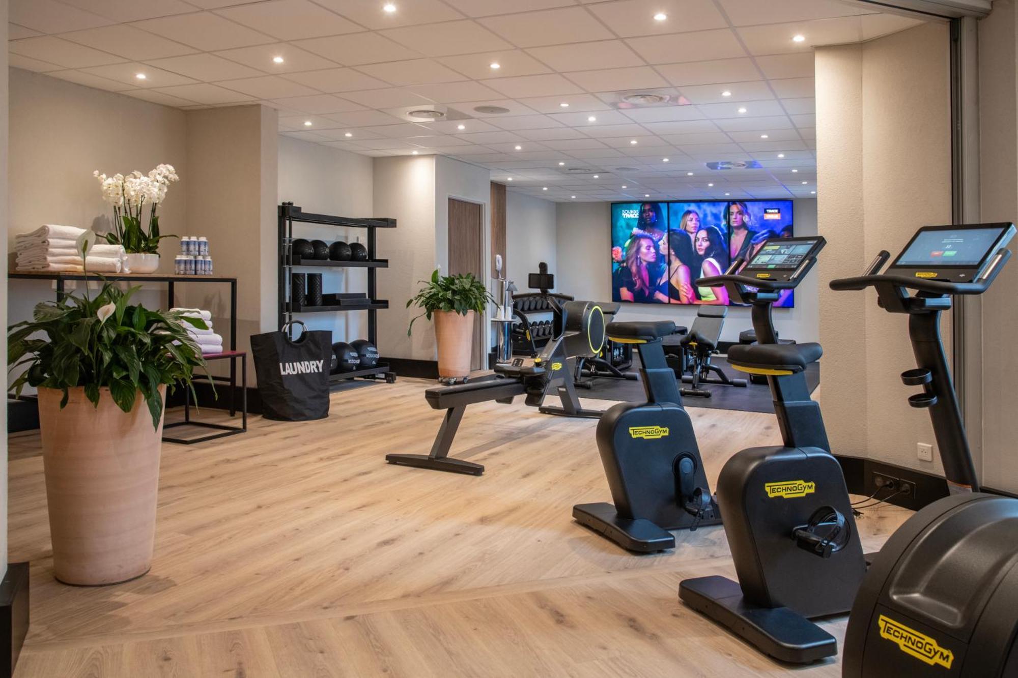 Hotel Novotel Arenas Aeroport 4*