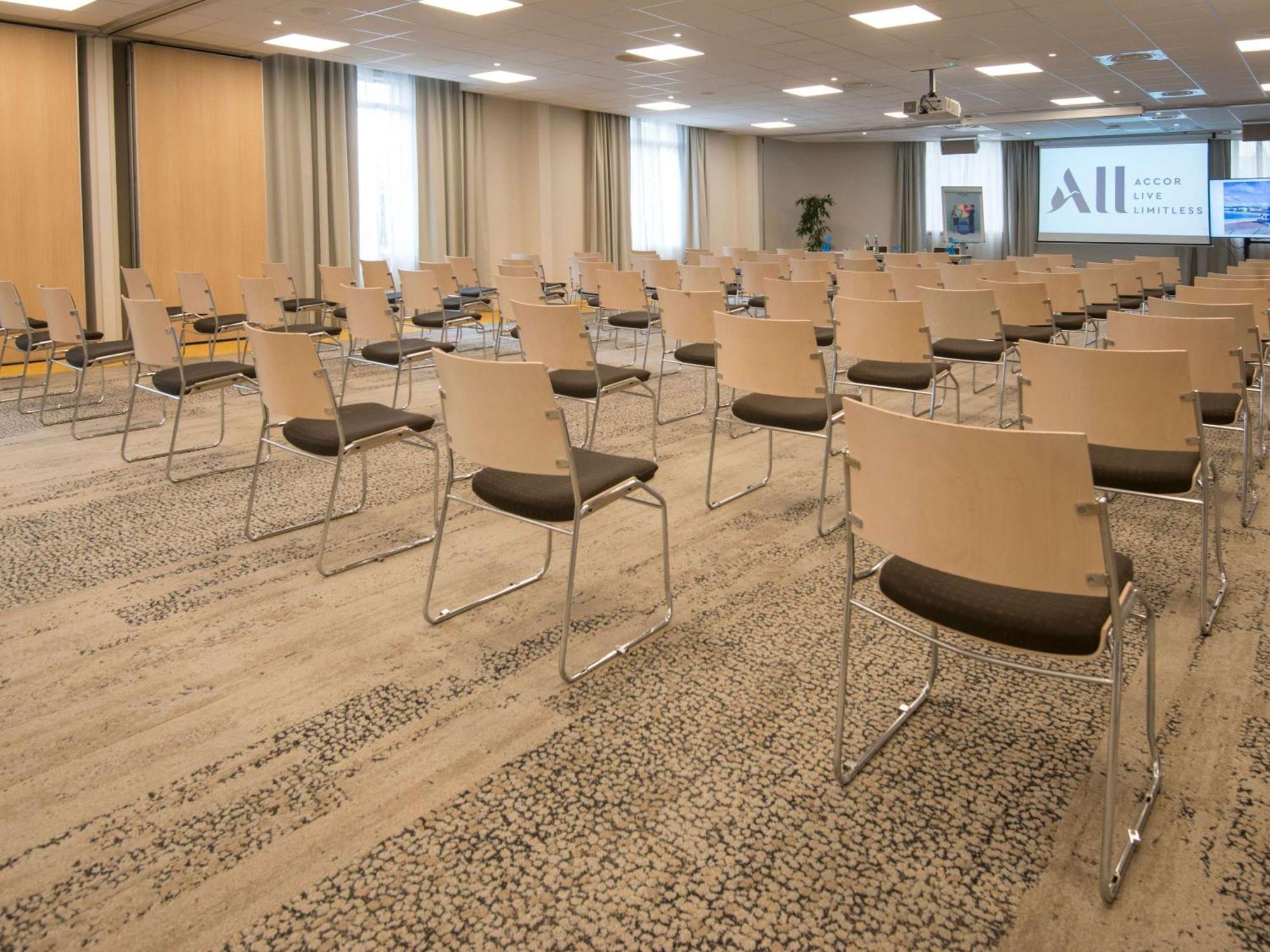 Novotel Arenas Aeroport